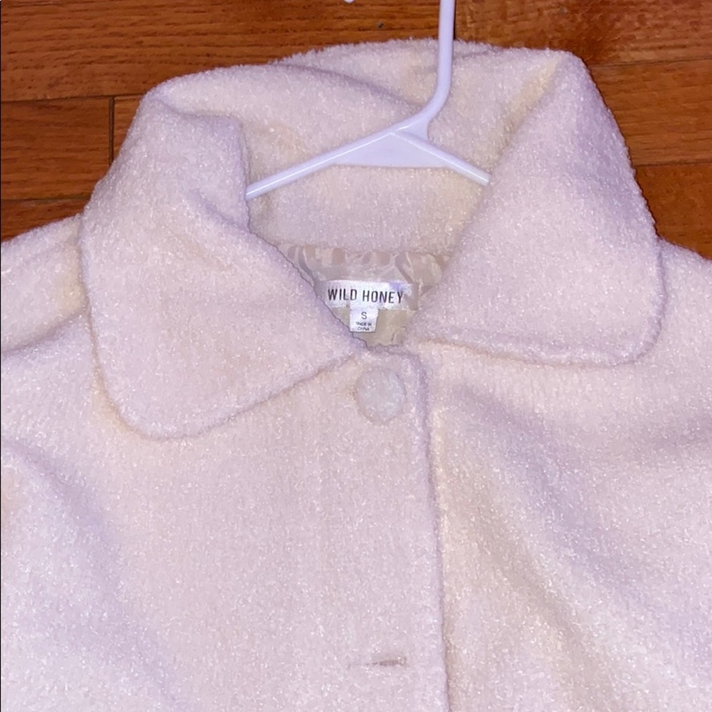 Fluffy Jacket - Picture 2 of 3